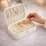 Portable Travel Jewellery Box | PU Leather Mini Organiser for Rings, Earrings, Necklaces | Soft Velvet Lining | Compact Gift Jewellery Case for Women & Girls (White)